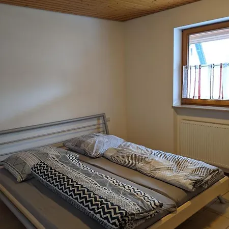 Apartment Ferienwohnung Ella Am Waldrand Fockelberg