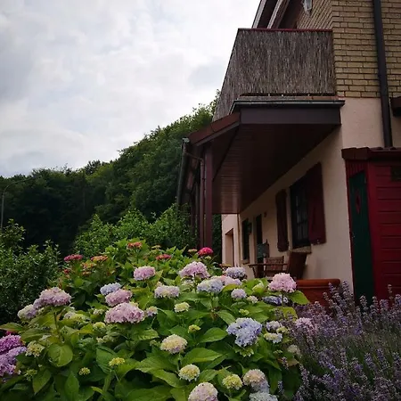 Ferienwohnung Ella Am Waldrand